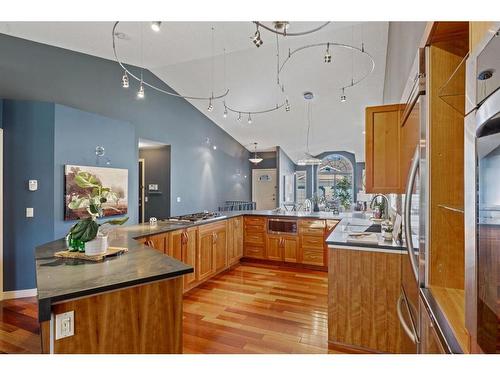 13 Rivercrest Villas Se, Calgary, AB - Indoor Photo Showing Kitchen