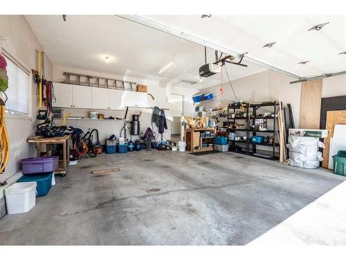 901 Riverside Drive Nw, High River, AB - Indoor Photo Showing Garage