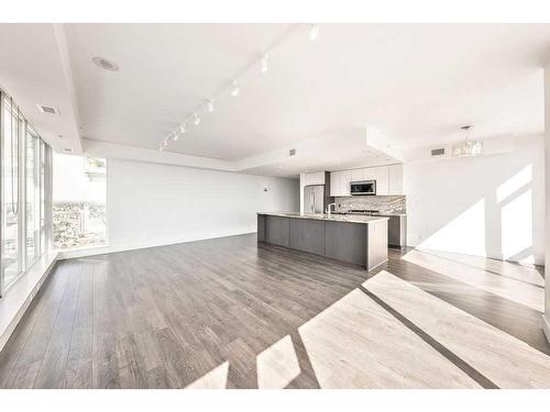 2706-510 6 Avenue Se, Calgary, AB - Indoor Photo Showing Kitchen