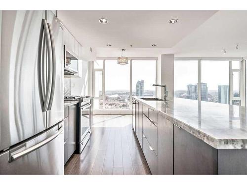 2706-510 6 Avenue Se, Calgary, AB - Indoor Photo Showing Kitchen With Upgraded Kitchen