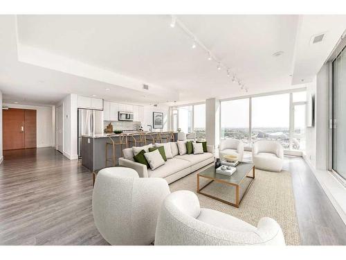 2706-510 6 Avenue Se, Calgary, AB - Indoor Photo Showing Living Room