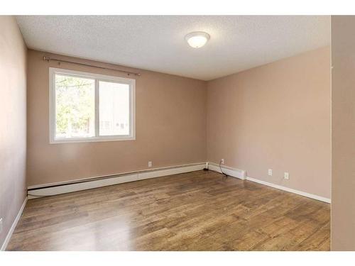 104-835 19 Avenue Sw, Calgary, AB - Indoor Photo Showing Other Room