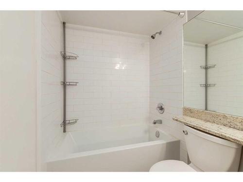 104-835 19 Avenue Sw, Calgary, AB - Indoor Photo Showing Bathroom