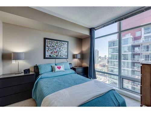 2106-215 13 Avenue Sw, Calgary, AB - Indoor Photo Showing Bedroom