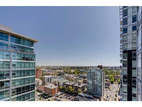 2106-215 13 Avenue Sw, Calgary, AB - Outdoor