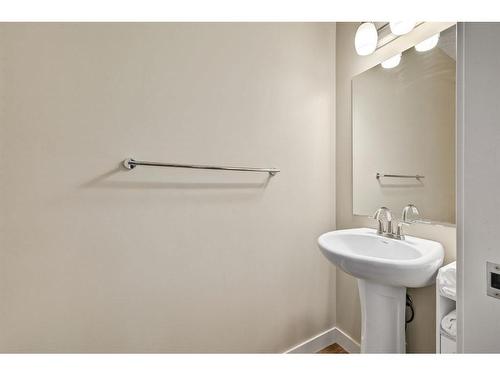 654 Marina Drive, Chestermere, AB - Indoor Photo Showing Bathroom