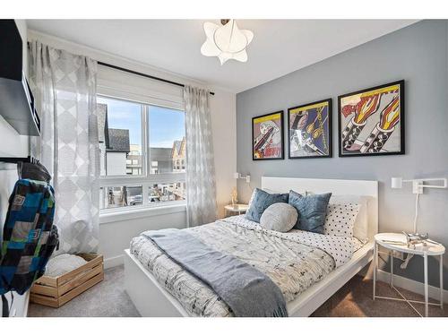 255 Dieppe Drive Sw, Calgary, AB - Indoor Photo Showing Bedroom