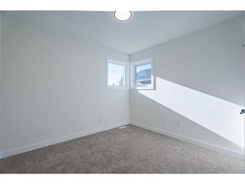 2306 19 Street Ne, Calgary, AB - Indoor Photo Showing Other Room