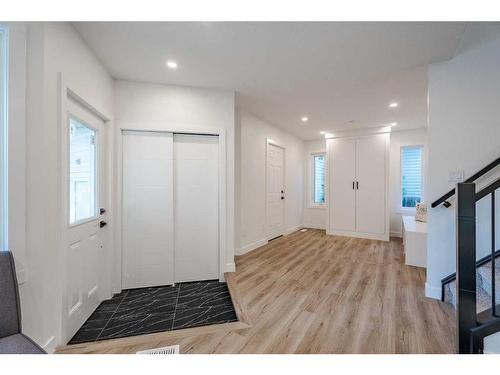 2306 19 Street Ne, Calgary, AB - Indoor Photo Showing Other Room