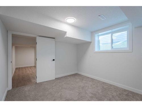 2306 19 Street Ne, Calgary, AB - Indoor Photo Showing Other Room