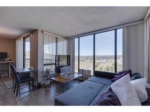 1505-80 Point Mckay Crescent Nw, Calgary, AB - Indoor Photo Showing Living Room