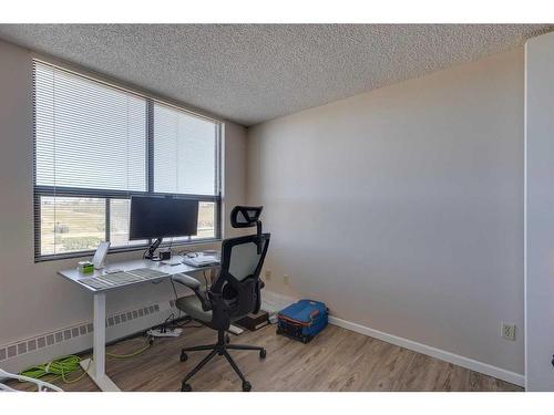 1505-80 Point Mckay Crescent Nw, Calgary, AB - Indoor Photo Showing Office