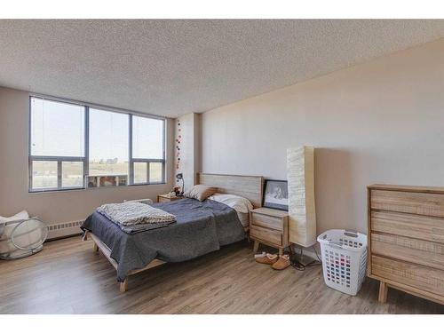 1505-80 Point Mckay Crescent Nw, Calgary, AB - Indoor Photo Showing Bedroom