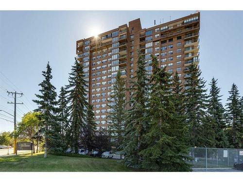 1505-80 Point Mckay Crescent Nw, Calgary, AB - Outdoor