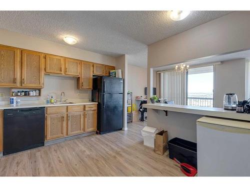 1505-80 Point Mckay Crescent Nw, Calgary, AB - Indoor Photo Showing Kitchen