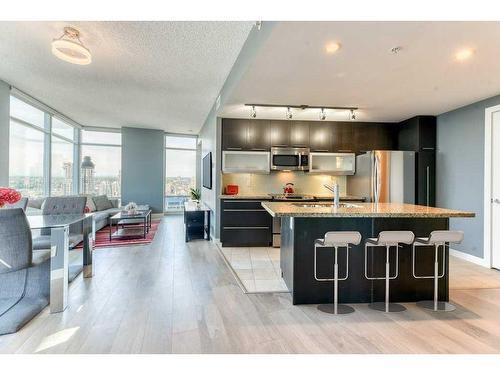 2304-215 13 Avenue Sw, Calgary, AB - Indoor Photo Showing Kitchen With Upgraded Kitchen