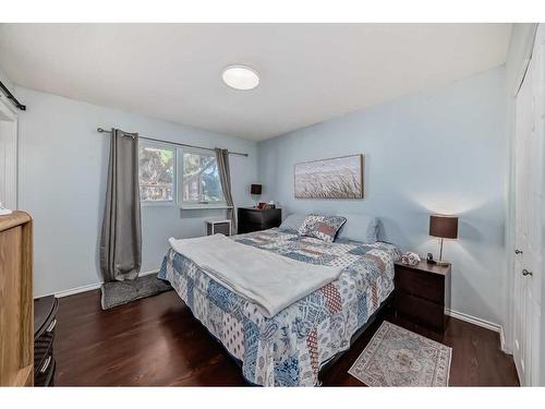 5114 43 Street, Olds, AB - Indoor Photo Showing Bedroom