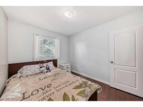 5114 43 Street, Olds, AB - Indoor Photo Showing Bedroom