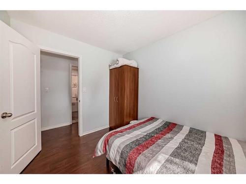 5114 43 Street, Olds, AB - Indoor Photo Showing Bedroom