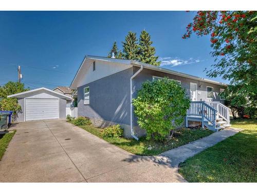 5114 43 Street, Olds, AB - Outdoor