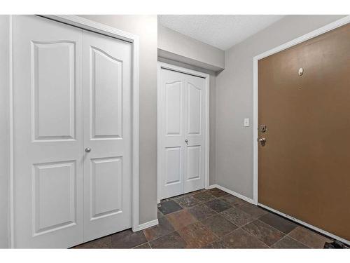 401-1111 6 Avenue Sw, Calgary, AB - Indoor Photo Showing Other Room