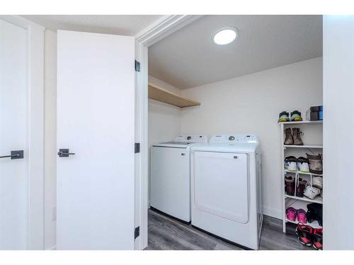 115 Whiteglen Crescent Ne, Calgary, AB - Indoor Photo Showing Laundry Room