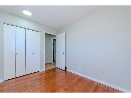 115 Whiteglen Crescent Ne, Calgary, AB - Indoor Photo Showing Other Room