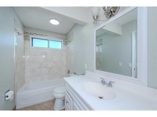 115 Whiteglen Crescent Ne, Calgary, AB - Indoor Photo Showing Bathroom