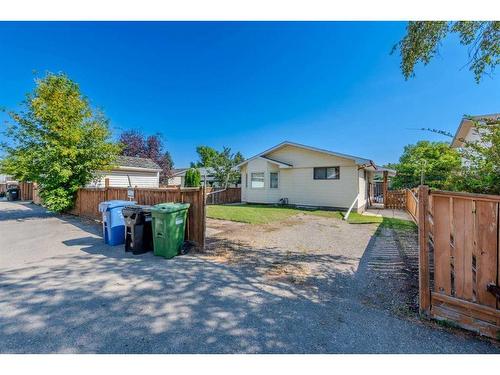 115 Whiteglen Crescent Ne, Calgary, AB - Outdoor