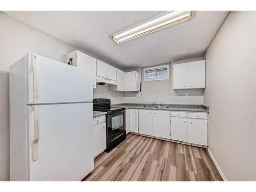 24 Whitaker Close Ne, Calgary, AB - Indoor Photo Showing Kitchen