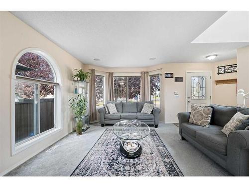 51 Tarington Way Ne, Calgary, AB - Indoor Photo Showing Living Room