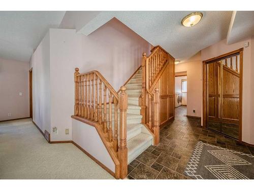 97 Edgebrook Road Nw, Calgary, AB - Indoor Photo Showing Other Room