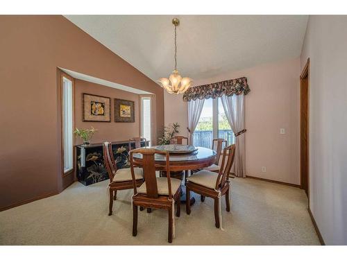 97 Edgebrook Road Nw, Calgary, AB - Indoor Photo Showing Dining Room