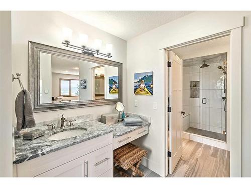 402002 80 Street West, Rural Foothills County, AB - Indoor Photo Showing Bathroom