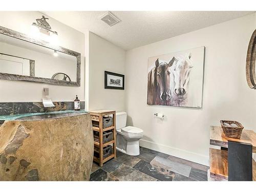 402002 80 Street West, Rural Foothills County, AB - Indoor Photo Showing Bathroom