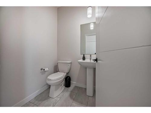 208 Homestead Drive Ne, Calgary, AB - Indoor Photo Showing Bathroom