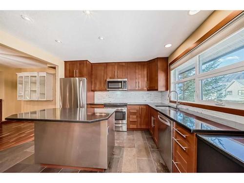 242 Benchlands Terrace, Canmore, AB - Indoor Photo Showing Kitchen With Upgraded Kitchen