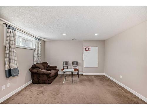 120 Saddlebrook Circle Ne, Calgary, AB - Indoor Photo Showing Other Room