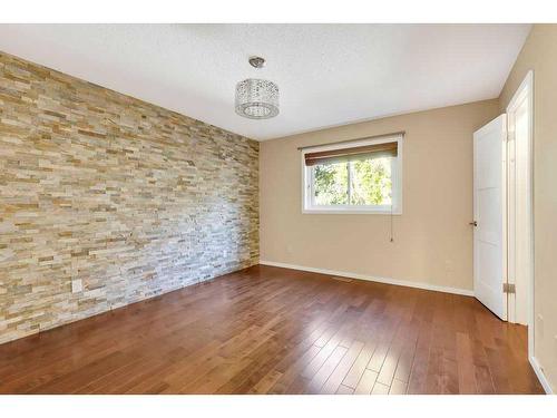 420 Sandstone Place, Okotoks, AB - Indoor Photo Showing Other Room