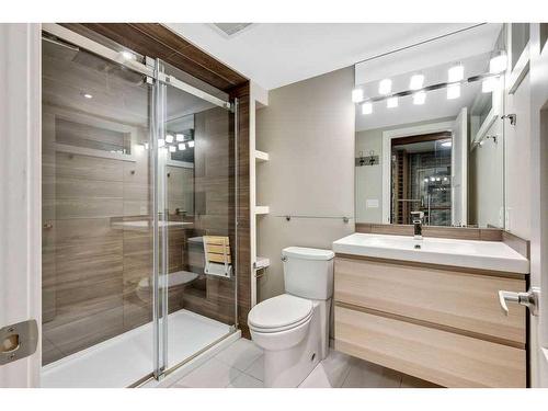 420 Sandstone Place, Okotoks, AB - Indoor Photo Showing Bathroom