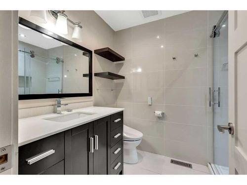 420 Sandstone Place, Okotoks, AB - Indoor Photo Showing Bathroom