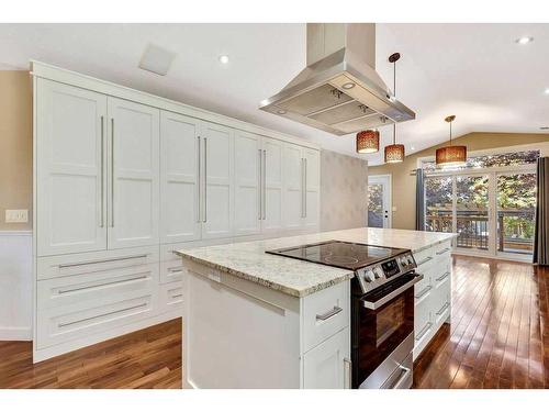 420 Sandstone Place, Okotoks, AB - Indoor Photo Showing Kitchen