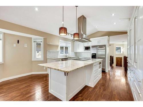 420 Sandstone Place, Okotoks, AB - Indoor Photo Showing Kitchen With Upgraded Kitchen