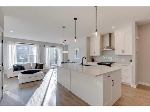 20 Rowley Terrace Nw, Calgary, AB - Indoor Photo Showing Kitchen With Upgraded Kitchen