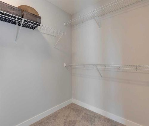 20 Rowley Terrace Nw, Calgary, AB - Indoor With Storage