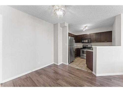 910-1111 6 Avenue Sw, Calgary, AB - Indoor Photo Showing Kitchen