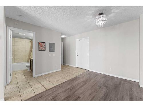 910-1111 6 Avenue Sw, Calgary, AB - Indoor Photo Showing Other Room