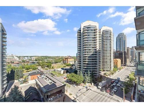 910-1111 6 Avenue Sw, Calgary, AB - Outdoor With Facade