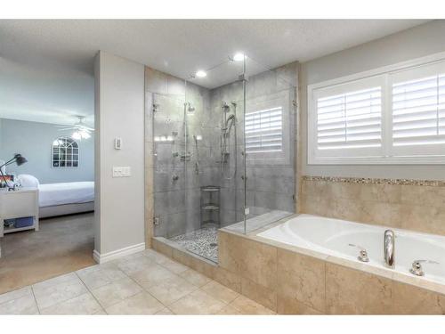 355 Mt Sparrowhawk Place Se, Calgary, AB - Indoor Photo Showing Bathroom