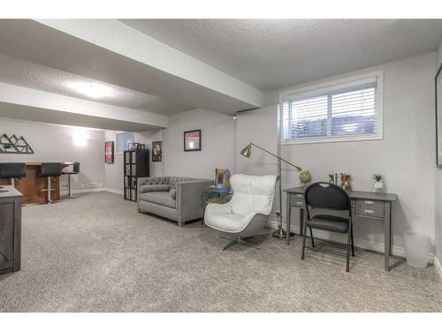 355 Mt Sparrowhawk Place Se, Calgary, AB - Indoor